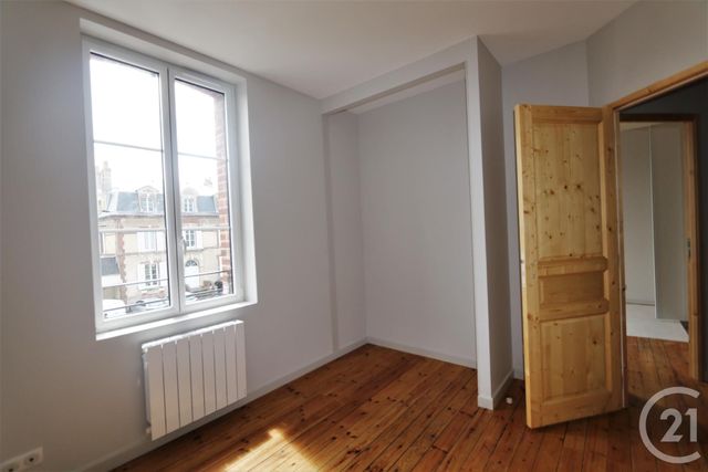 Maison &agrave; louer - 5 pi&egrave;ces - 82,39 m2 - Houlgate - 14 - BASSE-NORMANDIE