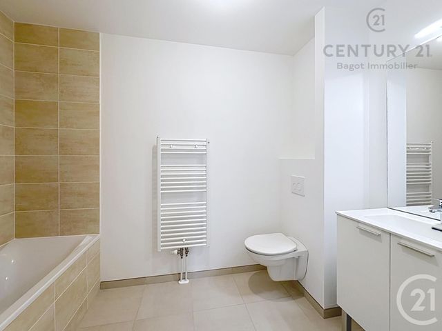 Appartement F4 &agrave; louer - 4 pi&egrave;ces - 81,41 m2 - Dives Sur Mer - 14 - BASSE-NORMANDIE