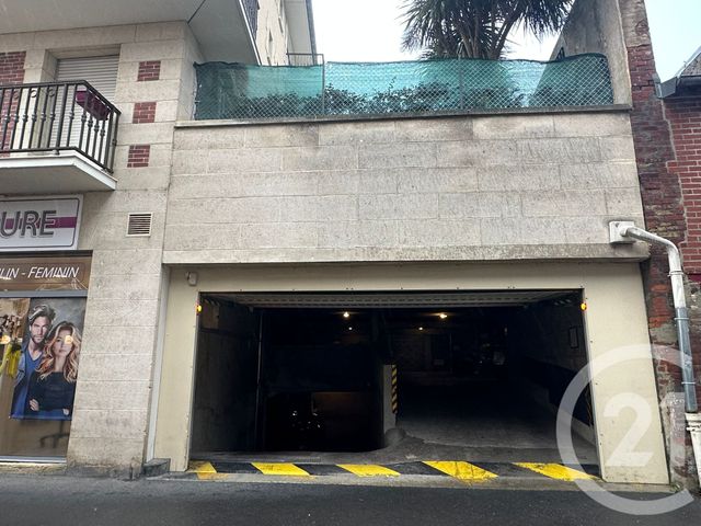 Afficher la photo en grand Parking à louer - 12 m2 - Trouville Sur Mer - 14 - BASSE-NORMANDIE