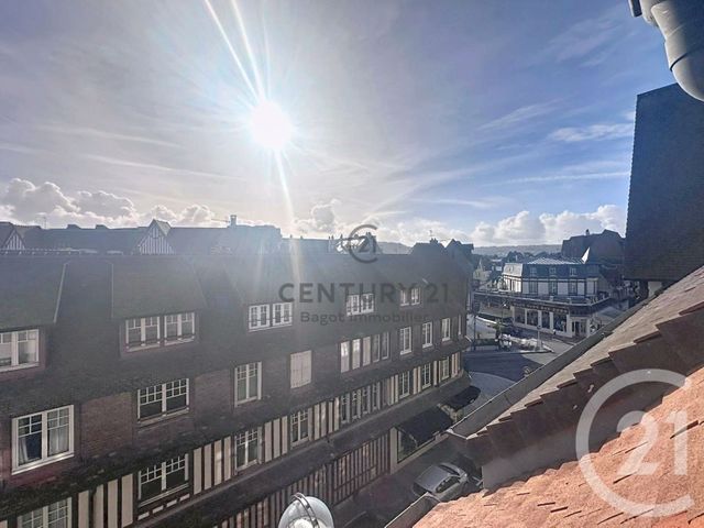 Appartement &agrave; louer - 2 pi&egrave;ces - 55 m2 - Deauville - 14 - BASSE-NORMANDIE