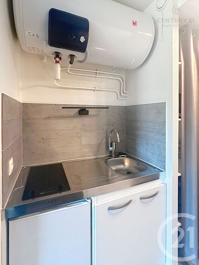 Appartement Studio &agrave; louer - 1 pi&egrave;ce - 20,08 m2 - Blonville Sur Mer - 14 - BASSE-NORMANDIE